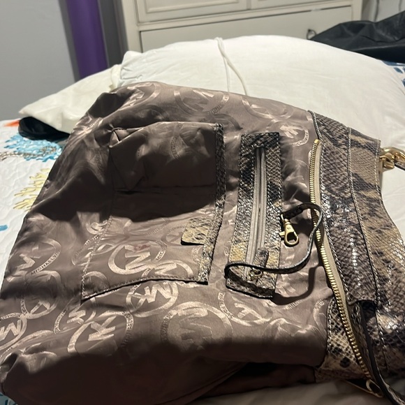 Purse - Picture 5 of 8